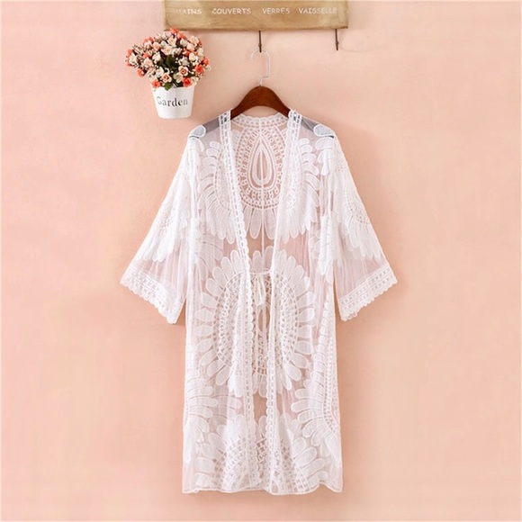 5⭐️Fave! ☀️Soleil White Lace Kimono☀️ - Picture 2 of 6